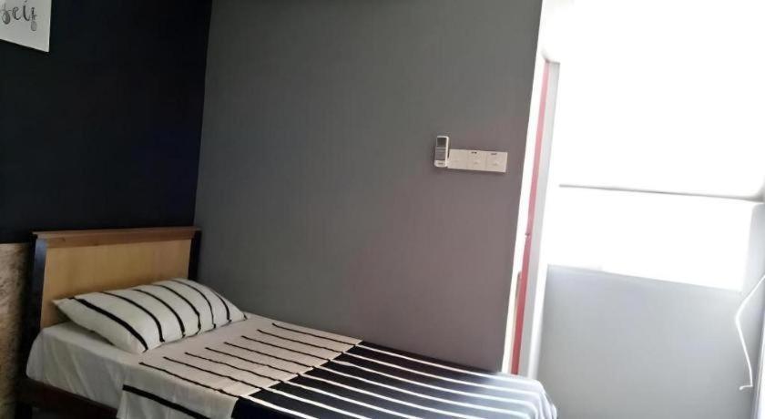 Koptel Budget Hotel Kuching Exterior photo